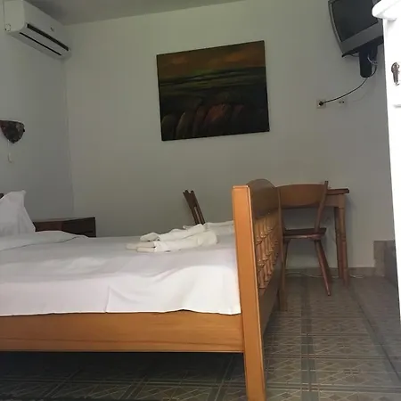 Guest house Casa Ad-ella 3*