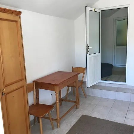 Guest house Casa Ad-ella 3*