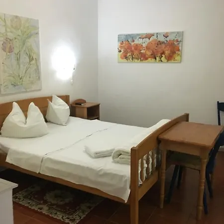 Guest house Casa Ad-ella 3*