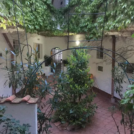 Casa Ad-ella Pensión 3*