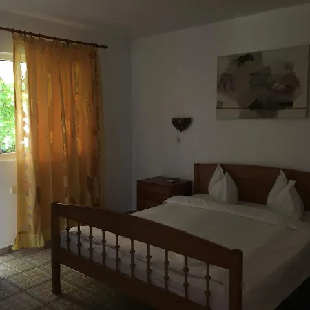 Casa Ad-ella Pensión 3*
